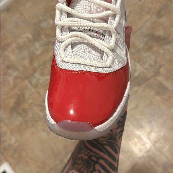 Not my size brand new looking to sell - Picture 4 of 5